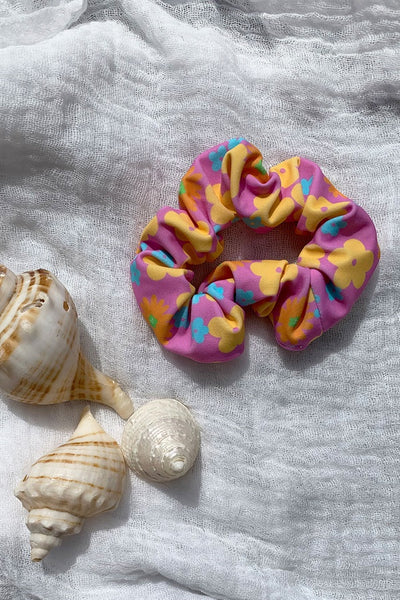 Retro Floral Scrunchie - Pink